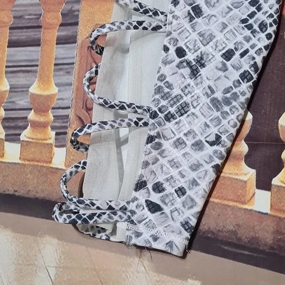 Good American Python Zig‎ Zag High Waist Leggings Size 2 NWT - Picture 4 of 11